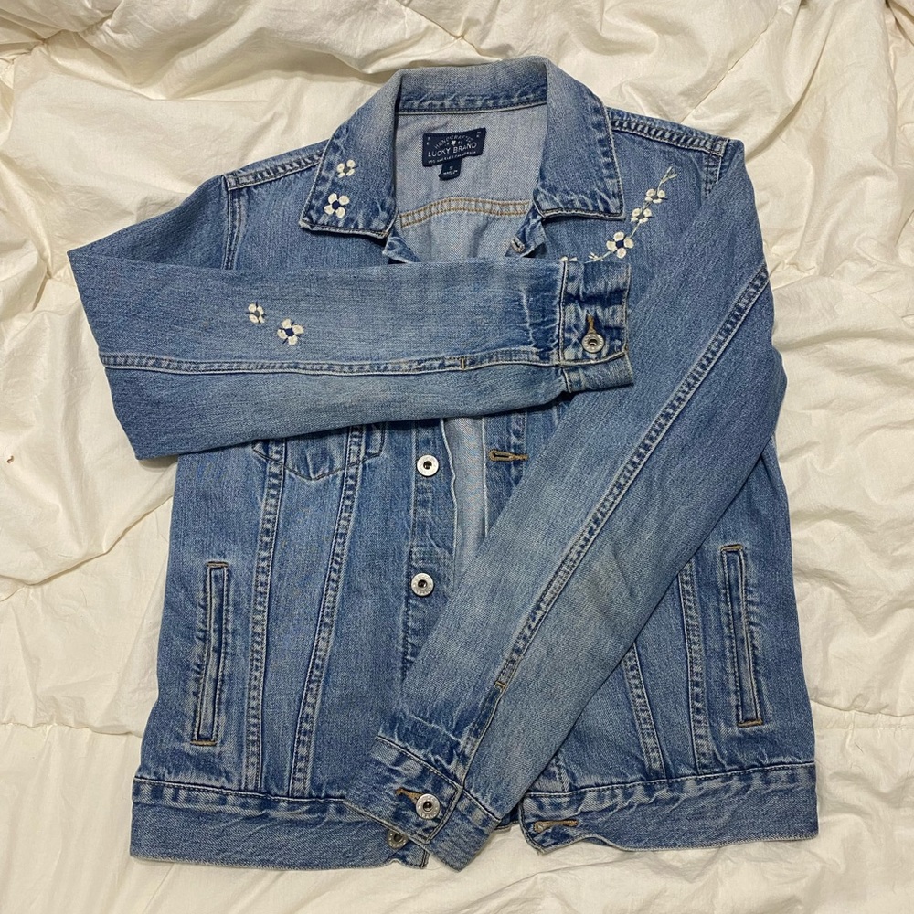 EVERYTHING IN CLOSET $5